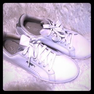 Puma leather sneakers size 7